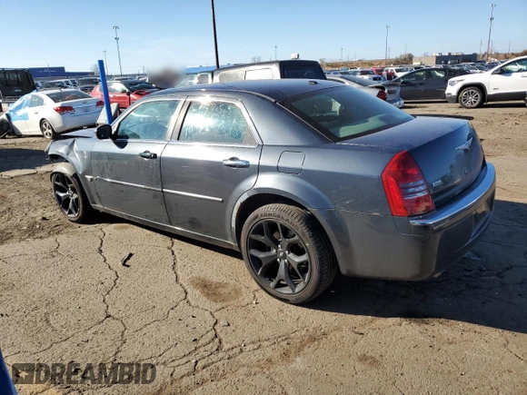 2007 Chrysler 300 C z VIN 2C3LK63H47H714753, wystawiony jako Copart lot #79659704 z przebiegiem 225 292 mil mil oraz Czysty tytuł • Clean title. Historia ofert i sprzedaży dostępna na DreamBid. Obrazek 2.