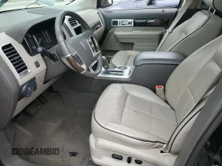 2009 Lincoln MKX z VIN 2LMDU88C89BJ12236, wystawiony jako Copart lot #53027675 z przebiegiem Nie podano mil oraz Szkoda całkowita • Salvage title. Historia ofert i sprzedaży dostępna na DreamBid. Obrazek 7.