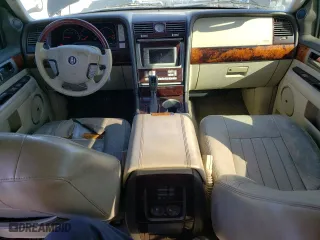 2004 Lincoln Navigator Luxury with VIN 5LMFU27R84LJ25209, listed as a Copart auction lot 48512445 with 115,441 mi miles and Salvage Title. Bid and sale history available at carsss.com. Image 8.
