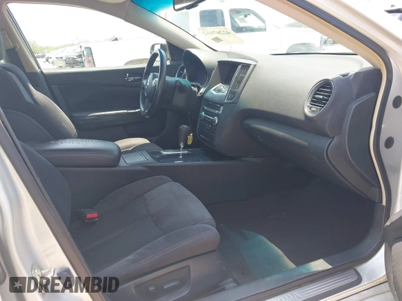 2014 Nissan Maxima SV with VIN 1N4AA5AP5EC464620, listed as a IAAI auction lot 42267412 with 147,129 mi miles and . Bid and sale history available at DreamBid. Image 5.