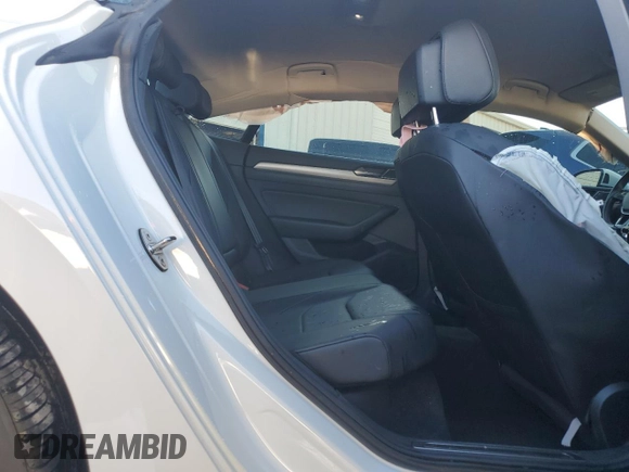 2019 Volkswagen Arteon SE z VIN WVWBR7AN1KE008471, wystawiony jako Copart lot #82683453 z przebiegiem 64 136 mil mil oraz . Historia ofert i sprzedaży dostępna na DreamBid. Obrazek 10.