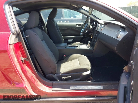 2009 Ford Mustang with VIN 1ZVHT80NX95120308, listed as a IAAI auction lot 42014306 with 136,208 mi miles and . Bid and sale history available at carsss.com. Image 5.
