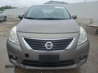 2012 Nissan Versa SV z VIN 3N1CN7AP1CL927523, wystawiony jako Copart lot #58196055 z przebiegiem 156 057 mil mil oraz Nie do naprawy • Non repairable. Historia ofert i sprzedaży dostępna na DreamBid. Obrazek 5.