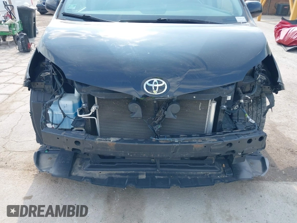 2017 Toyota Sienna SE with VIN 5TDXZ3DC4HS840494, listed as a IAAI auction lot 42418699 with 90,197 mi miles and . Bid and sale history available at DreamBid. Image 6.