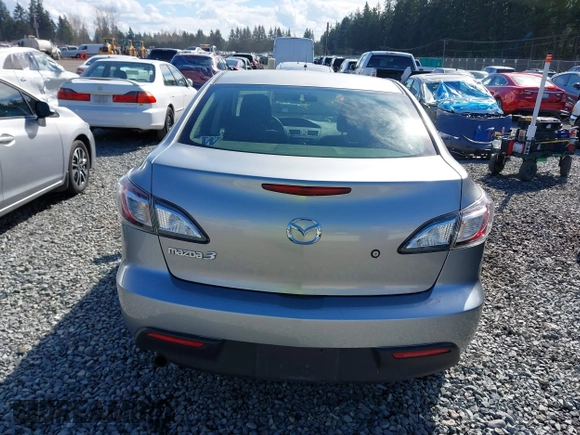 2011 Mazda Mazda3 i Sport with VIN JM1BL1UG4B1480828, listed as a IAAI auction lot 41868170 with 136,876 mi miles. Bid and sale history available at carsss.com. Image 16.