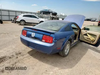 2008 Ford Mustang Deluxe z VIN 1ZVHT80N785128137, wystawiony jako Copart lot #60231225 z przebiegiem 174 214 mil mil oraz Szkoda całkowita • Salvage title. Historia ofert i sprzedaży dostępna na DreamBid. Obrazek 3.