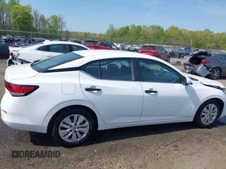 2024 Nissan Sentra S z VIN 3N1AB8BV9RY296423, wystawiony jako IAAI lot #42070068 z przebiegiem 34 304 mil mil oraz . Historia ofert i sprzedaży dostępna na DreamBid. Obrazek 13.