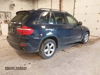 2008 BMW X5 3.0si z VIN 5UXFE43528L000990, wystawiony jako IAAI lot #41904741 z przebiegiem Nie podano mil oraz . Historia ofert i sprzedaży dostępna na DreamBid. Obrazek 4.