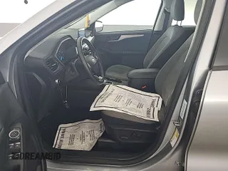 2022 Ford Escape SE z VIN 1FMCU0G67NUB33197, wystawiony jako IAAI lot #42846802 z przebiegiem 39 336 mil mil oraz . Historia ofert i sprzedaży dostępna na DreamBid. Obrazek 19.