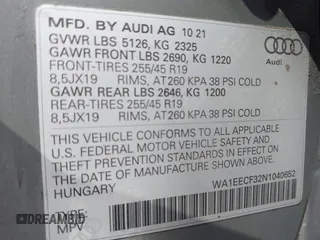 2022 Audi Q3 S line Premium Plus z VIN WA1EECF32N1040652, wystawiony jako IAAI lot #42140861 z przebiegiem 43 452 mil mil oraz . Historia ofert i sprzedaży dostępna na DreamBid. Obrazek 9.