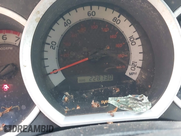 2014 Toyota Tacoma PreRunner z VIN 5TFJU4GN8EX057773, wystawiony jako IAAI lot #42020511 z przebiegiem 228 730 mil mil oraz . Historia ofert i sprzedaży dostępna na DreamBid. Obrazek 14.