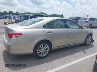 2012 Lexus ES 330 z VIN JTHBK1EG0C2490879, wystawiony jako IAAI lot #42296690 z przebiegiem 104 658 mil mil oraz . Historia ofert i sprzedaży dostępna na DreamBid. Obrazek 13.