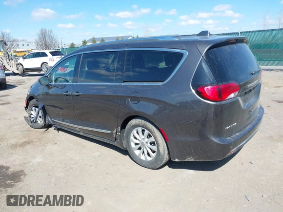 2018 Chrysler Pacifica Touring L with VIN 2C4RC1BGXJR356199, listed as a IAAI auction lot 41886721 with 111,514 mi miles and . Bid and sale history available at DreamBid. Image 3.