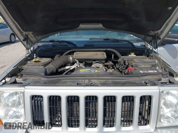 2006 Jeep Commander z VIN 1J8HG48K76C337700, wystawiony jako IAAI lot #42869420 z przebiegiem 193 609 mil mil oraz . Historia ofert i sprzedaży dostępna na DreamBid. Obrazek 10.