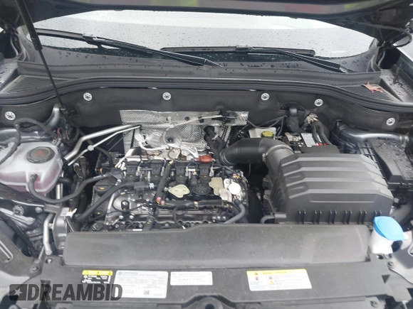 2024 Volkswagen Atlas SEL Premium R-Line with VIN 1V2FE2CA0RC253583, listed as a IAAI auction lot 41951435 with 4,668 mi miles and . Bid and sale history available at DreamBid. Image 10.