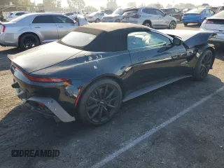 2023 Aston Martin Vantage z VIN SCFSMGBW8PGP07034, wystawiony jako Copart lot #83069914 z przebiegiem Nie podano mil oraz Szkody całkowita. Historia ofert i sprzedaży dostępna na DreamBid. Obrazek 3.
