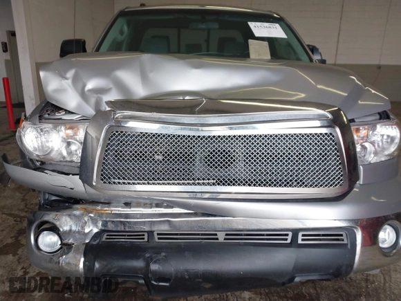 2010 Toyota Tundra 4WD Truck with VIN 5TFUM5F18AX005636, listed as a IAAI auction lot 41536831 with 77,726 mi miles. Bid and sale history available at carsss.com. Image 6.