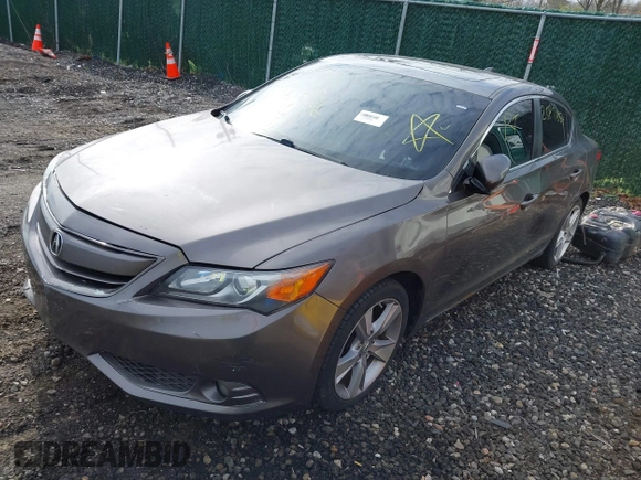 2013 Acura ILX Premium z VIN 19VDE1F54DE001539, wystawiony jako IAAI lot #42015973 z przebiegiem Nie podano mil oraz . Historia ofert i sprzedaży dostępna na DreamBid. Obrazek 17.