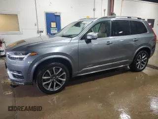 2019 Volvo XC90 Momentum z VIN YV4A22PK1K1435198, wystawiony jako Copart lot #50189165 z przebiegiem 68 913 mil mil oraz Szkoda całkowita • Salvage title. Historia ofert i sprzedaży dostępna na DreamBid. Obrazek 1.