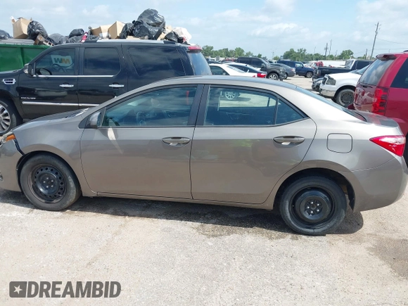 2018 Toyota Corolla L z VIN 5YFBURHE1JP855556, wystawiony jako IAAI lot #42273685 z przebiegiem 165 792 mil mil oraz . Historia ofert i sprzedaży dostępna na DreamBid. Obrazek 14.