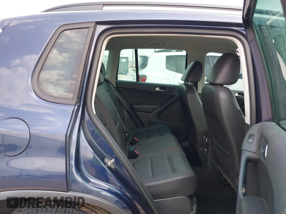 2015 Volkswagen Tiguan SE with VIN WVGAV7AX1FW508313, listed as a IAAI auction lot 42120704 with 136,405 mi miles and . Bid and sale history available at DreamBid. Image 8.