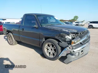 2005 Chevrolet Silverado 1500 with VIN 1GCEC14X25Z184256, listed as a IAAI auction lot 39455690 with 153,986 mi miles and . Bid and sale history available at DreamBid. Image 1.