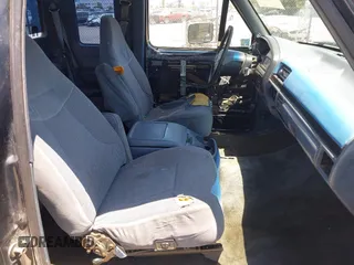 1993 Ford F-150 with VIN 1FTEX15Y2PKB24081, listed as a IAAI auction lot 42664318 with 396,178 mi miles and . Bid and sale history available at DreamBid. Image 5.