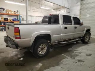 2005 GMC Sierra 2500HD SLT z VIN 1GTHK23275F945912, wystawiony jako Copart lot #84298424 z przebiegiem 241 490 mil mil oraz Szkoda całkowita • Salvage title. Historia ofert i sprzedaży dostępna na DreamBid. Obrazek 3.