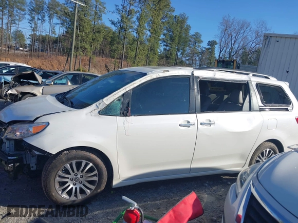 2020 Toyota Sienna XLE Auto Access Seat with VIN 5TDYZ3DC2LS083415, listed as a IAAI auction lot 41485526 with 55,500 mi miles. Bid and sale history available at carsss.com. Image 14.