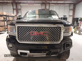 2015 GMC Sierra 2500HD available WiFi Denali with VIN 1GT120E89FF117773, listed as a IAAI auction lot 41587823 with 251,371 mi miles. Bid and sale history available at carsss.com. Image 12.