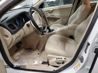 2016 Volvo S60 T5 Premier z VIN YV1612TK4G2400572, wystawiony jako Copart lot #45392205 z przebiegiem 75 812 mil mil oraz Szkoda całkowita • Salvage title. Historia ofert i sprzedaży dostępna na DreamBid. Obrazek 7.