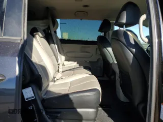 2021 Kia Sedona LX with VIN KNDMB5C1XM6671806, listed as a Copart auction lot 83027514 with 58,884 mi miles and Salvage Title. Bid and sale history available at carsss.com. Image 11.