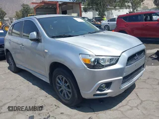 2011 Mitsubishi Outlander ES z VIN JA4AP3AU2BZ014638, wystawiony jako IAAI lot #42477673 z przebiegiem 226 747 mil mil oraz . Historia ofert i sprzedaży dostępna na DreamBid. Obrazek 1.