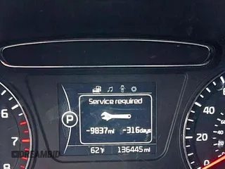 2018 Kia Sorento LX with VIN 5XYPG4A36JG388342, listed as a Copart auction lot 55706225 with 136,445 mi miles and Clean Title. Bid and sale history available at carsss.com. Image 8.