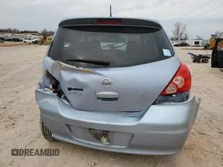 2010 Nissan Versa S z VIN 3N1BC1CPXAL356655, wystawiony jako Copart lot #47998165 z przebiegiem 109 853 mil mil oraz Szkoda całkowita • Salvage title. Historia ofert i sprzedaży dostępna na DreamBid. Obrazek 6.