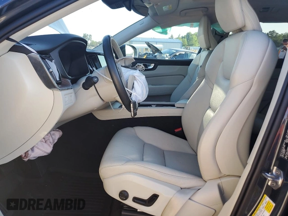 2022 Volvo XC60 Momentum with VIN YV4L12RKXN1970866, listed as a Copart auction lot 63609075 with 39,189 mi miles and Salvage title. Bid and sale history available at DreamBid. Image 7.