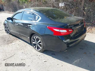 2016 Nissan Altima SR with VIN 1N4AL3AP0GC183732, listed as a IAAI auction lot 40519031 with 72,053 mi miles and . Bid and sale history available at carsss.com. Image 3.