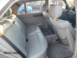 1988 Mercedes-Benz 560 with VIN WDBCA39D4JA391164, listed as a Copart auction lot 82628704 with 88,482 mi miles and Clean Title. Bid and sale history available at DreamBid. Image 10.