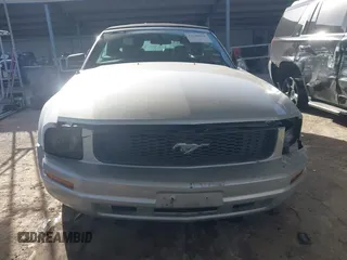 2007 Ford Mustang Deluxe with VIN 1ZVFT84N375205957, listed as a IAAI auction lot 41728914 with Not Provided miles and . Bid and sale history available at carsss.com. Image 12.
