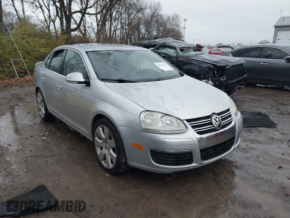 2005 Volkswagen Jetta 2.5L с VIN 3VWRF71K35M637013, выставлен на аукционе IAAI как лот 40970119 с пробегом 214 426 миль миль и . История ставок и продаж доступна на DreamBid. Изображение 1.