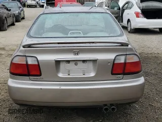 1996 Honda Accord EX с VIN 1HGCE6671TA003110, выставлен на аукционе Copart как лот 60751665 с пробегом 129 984 миль миль и Чистый • Clean title. История ставок и продаж доступна на DreamBid. Изображение 6.