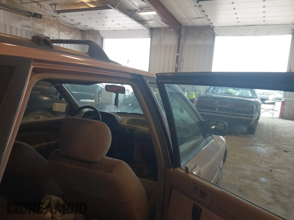 1994 Ford Escort with VIN 1FARP15J3RW212935, listed as a IAAI auction lot 42595461 with 90,056 mi miles and . Bid and sale history available at DreamBid. Image 8.