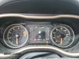 2017 Jeep Cherokee Sport z VIN 1C4PJMAB2HW590570, wystawiony jako Copart lot #49891395 z przebiegiem 146 851 mil mil oraz Szkoda całkowita • Salvage title. Historia ofert i sprzedaży dostępna na DreamBid. Obrazek 9.