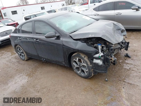 2021 Kia Forte LXS with VIN 3KPF24AD2ME270647, listed as a IAAI auction lot 41708527 with 18,010 mi miles. Bid and sale history available at carsss.com. Image 1.