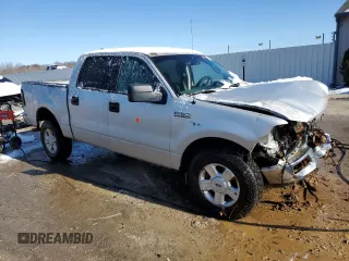 2004 Ford F-150 XLT with VIN 1FTPW14574KD11699, listed as a Copart auction lot 45284345 with 262,186 mi miles and Non Repairable. Bid and sale history available at carsss.com. Image 4.