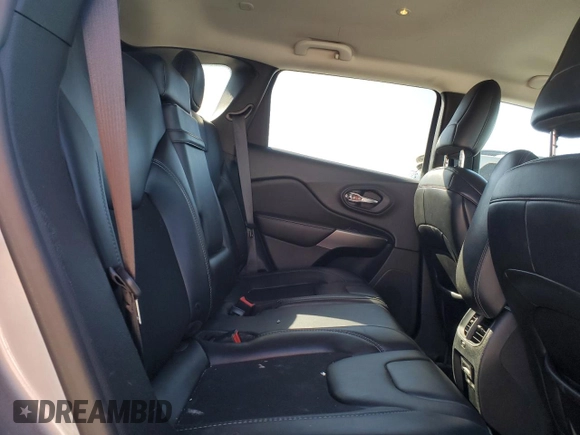 2019 Jeep Cherokee Latitude Plus z VIN 1C4PJLLN8KD222057, wystawiony jako Copart lot #48521785 z przebiegiem 89 817 mil mil oraz Nie do naprawy • Non repairable. Historia ofert i sprzedaży dostępna na DreamBid. Obrazek 11.