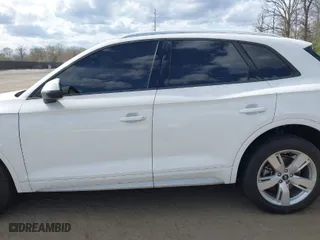 2018 Audi Q5 Premium with VIN WA1ANAFY9J2008252, listed as a IAAI auction lot 41917806 with 101,331 mi miles. Bid and sale history available at carsss.com. Image 14.