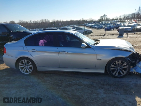 2006 BMW 3 Series 325i with VIN WBAVB13516KX40275, listed as a IAAI auction lot 41563739 with 185,783 mi miles. Bid and sale history available at carsss.com. Image 12.