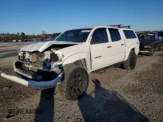 2015 Toyota Tacoma with VIN 5TFLU4EN9FX127195, listed as a Copart auction lot 41860035 with 127,078 mi miles and Salvage Title. Bid and sale history available at DreamBid. Image 1.