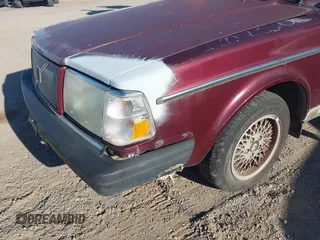 1993 Volvo 240 с VIN YV1AS8801P1490142, выставлен на аукционе IAAI как лот 42125952 с пробегом 90 894 миль миль и . История ставок и продаж доступна на DreamBid. Изображение 6.